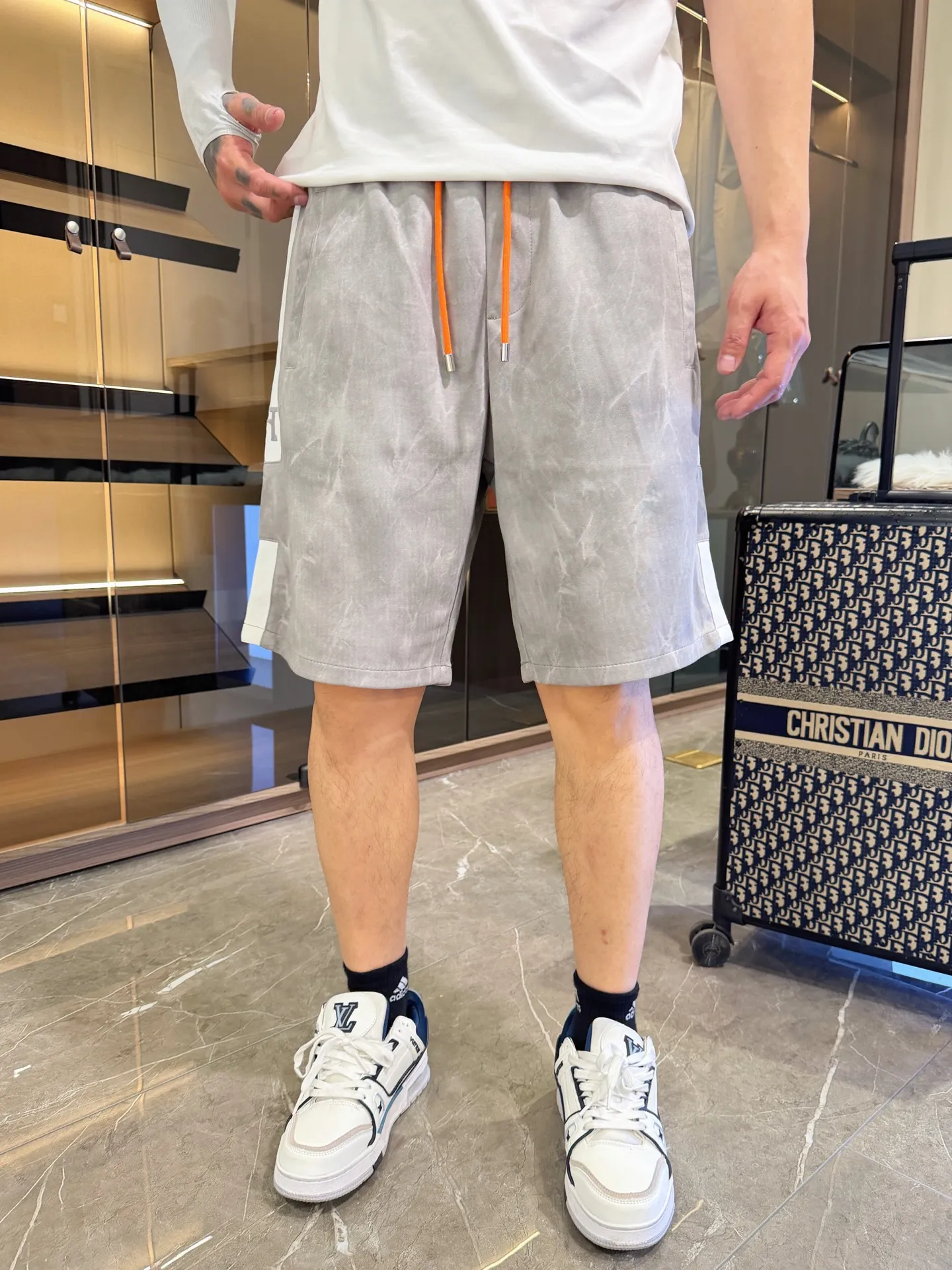 Hermès three-standard complete 2026 summer New Arrival men's casual shorts, advanced custom-made Breathable fabric, Breathable fabric, extremely stretchy and comfortable, impeccable details, top-grade accessories, original logo design concept, delicate and soft feel! The upper body fit is awesome! Size: M-XXXL Please state your height and weight when ordering